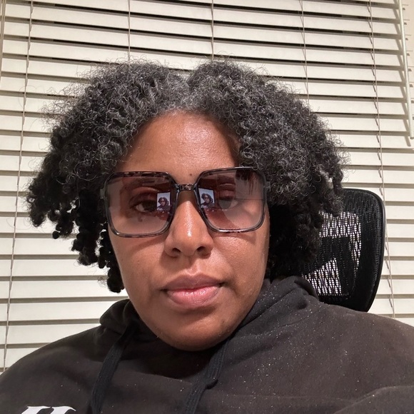 Black Geometric Oversized Sunglasses - Picture 5 of 6